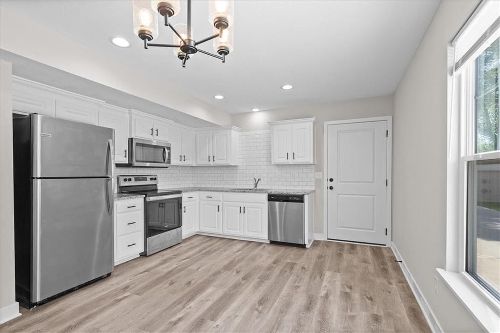 Photo 9 of 17 - 152 SW 8th Street