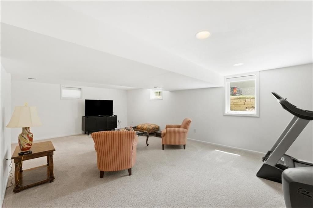 9511 Meadow Lane — photo 35