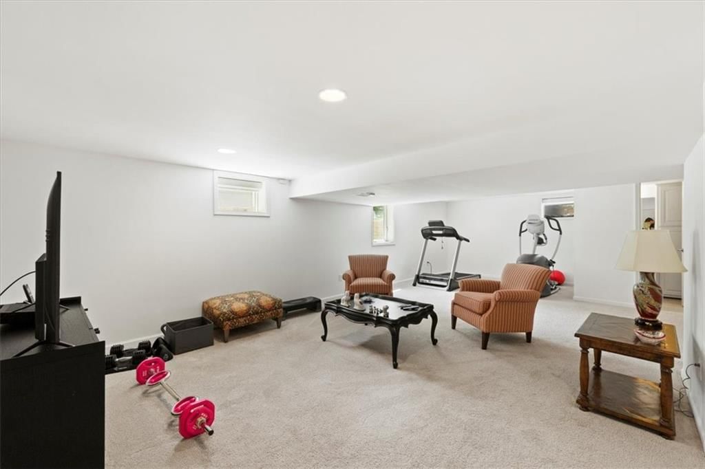 9511 Meadow Lane — photo 36