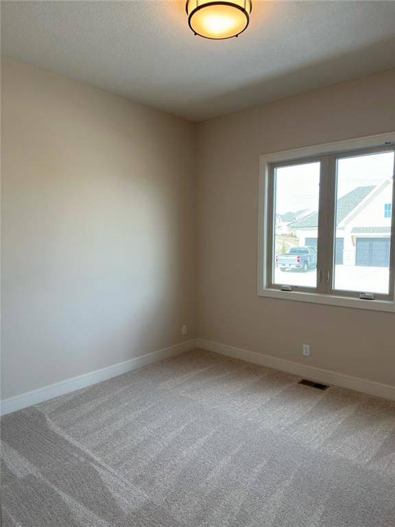 Photo 13 of 30 - 17400 Parkhill Street