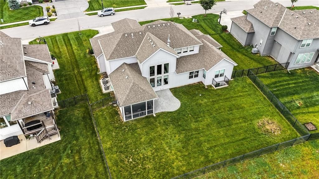 8833 N Crescent Avenue — photo 64