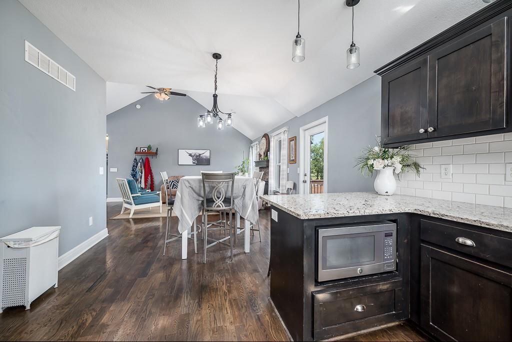 2251 Valley View Drive — photo 10