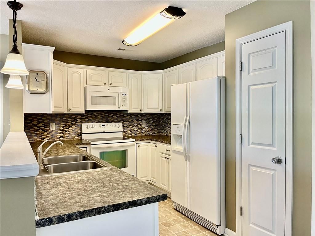 311 E Hansen Court E — photo 10