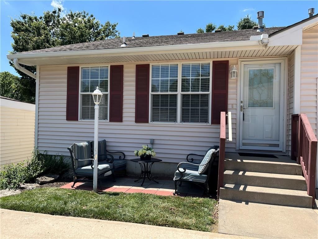 311 E Hansen Court E — photo 32