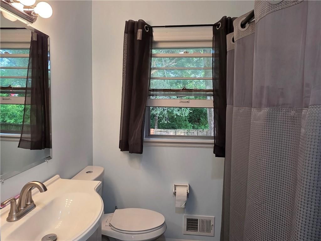 529 S Northern Boulevard — photo 8