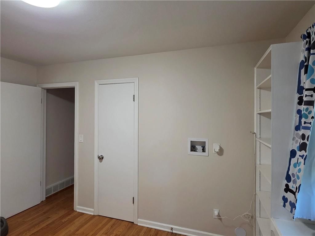 529 S Northern Boulevard — photo 14