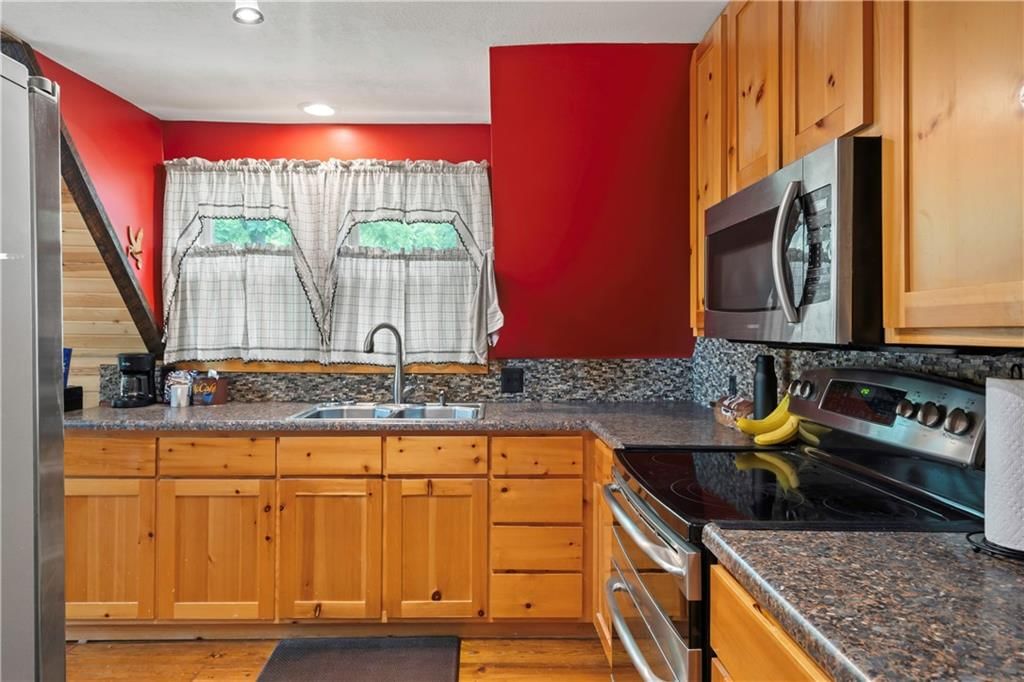429 SE Lakeside Drive — photo 10