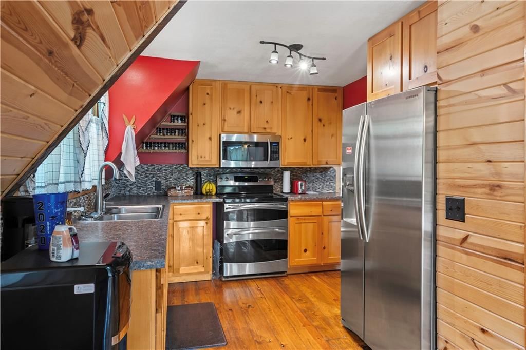 429 SE Lakeside Drive — photo 11