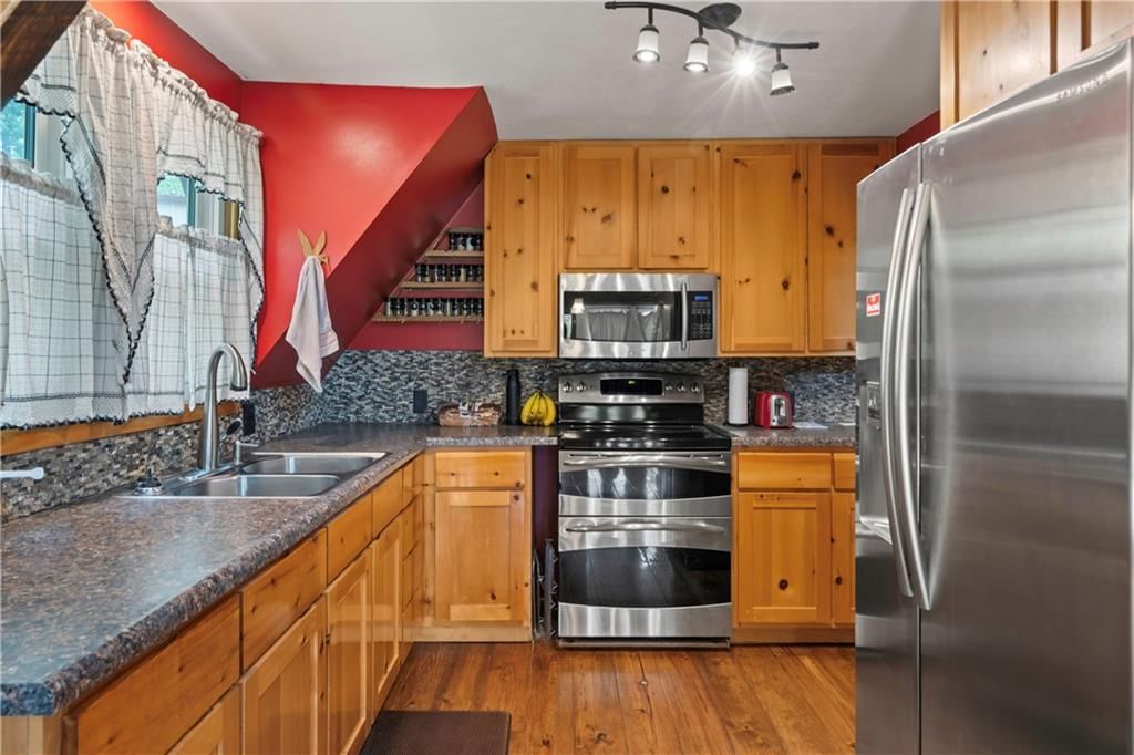 429 SE Lakeside Drive — photo 14