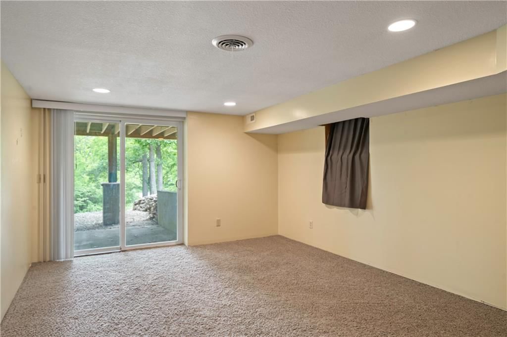 429 SE Lakeside Drive — photo 24