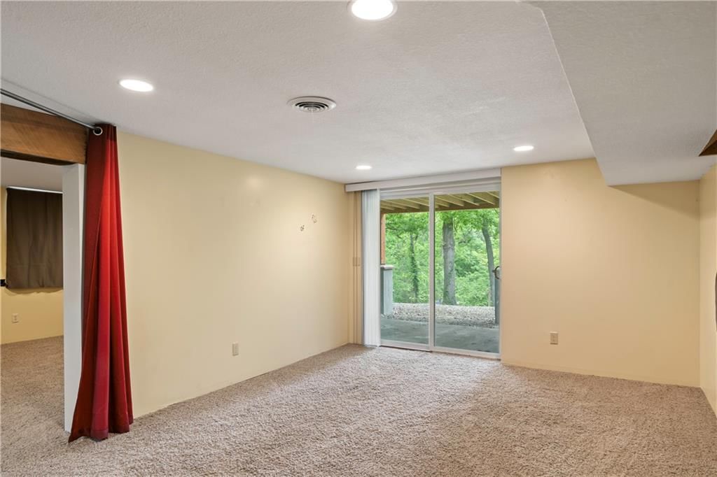 429 SE Lakeside Drive — photo 26