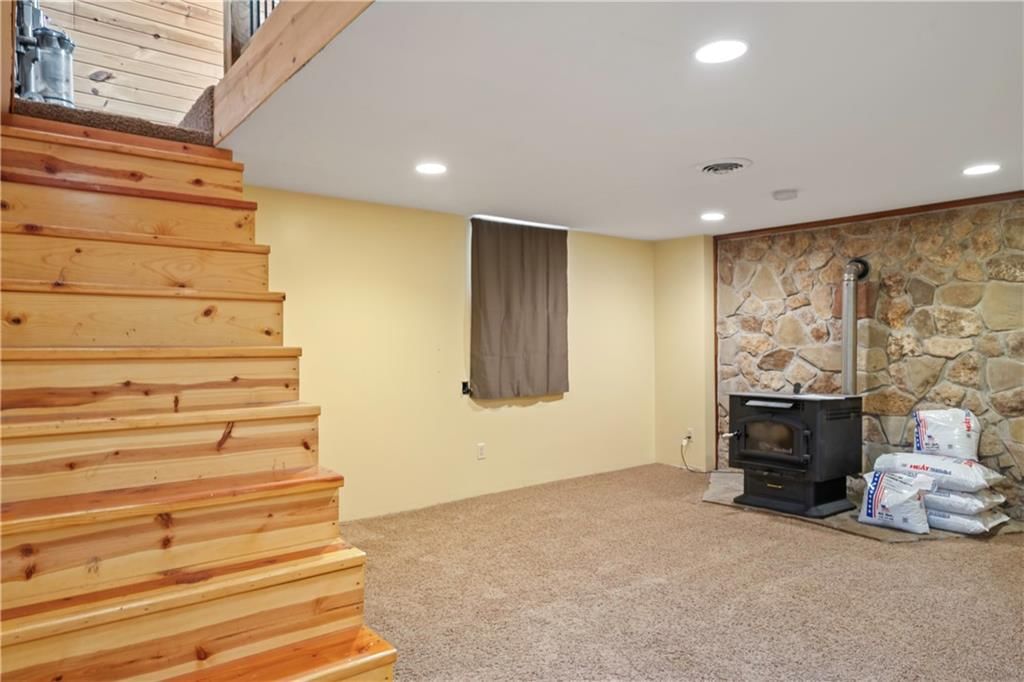 429 SE Lakeside Drive — photo 29