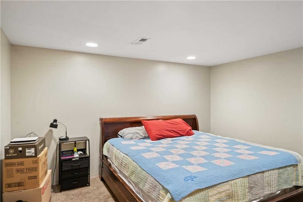 429 SE Lakeside Drive — photo 30