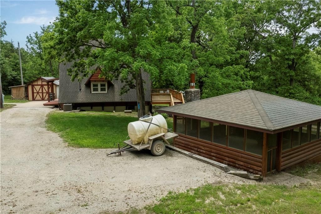429 SE Lakeside Drive — photo 56