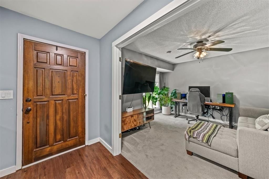 10304 Edgehill Drive — photo 8