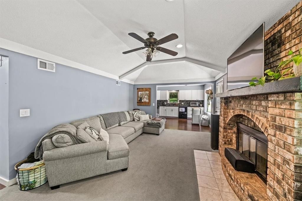 10304 Edgehill Drive — photo 11
