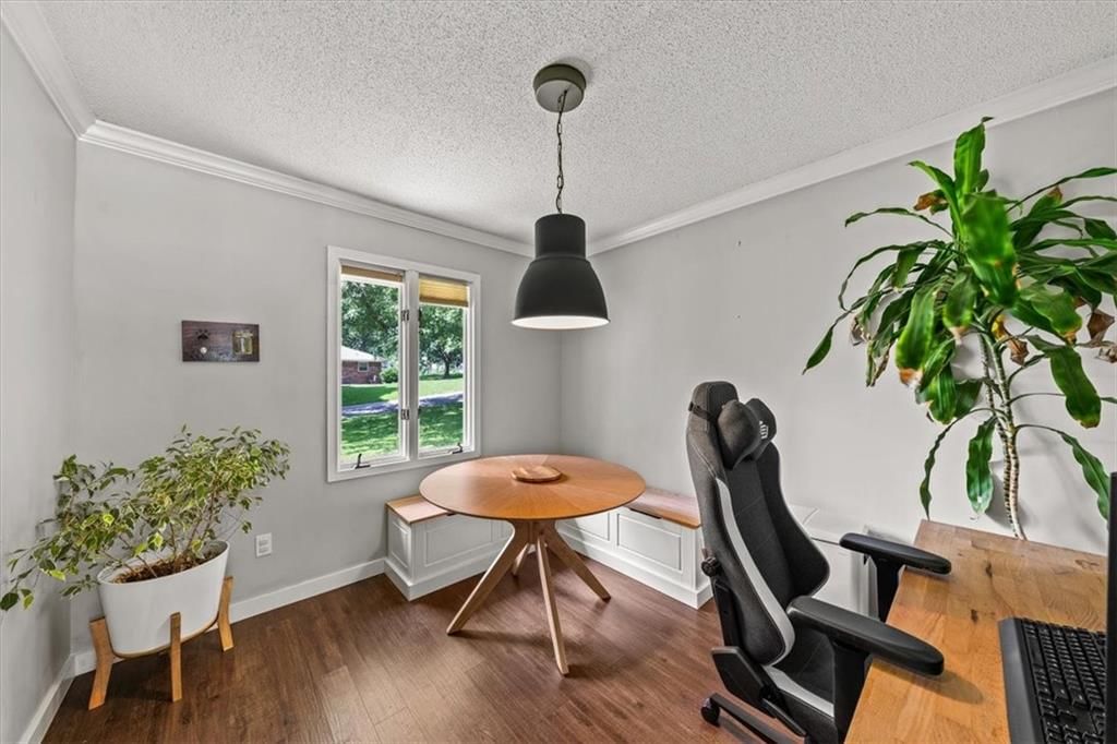 10304 Edgehill Drive — photo 17