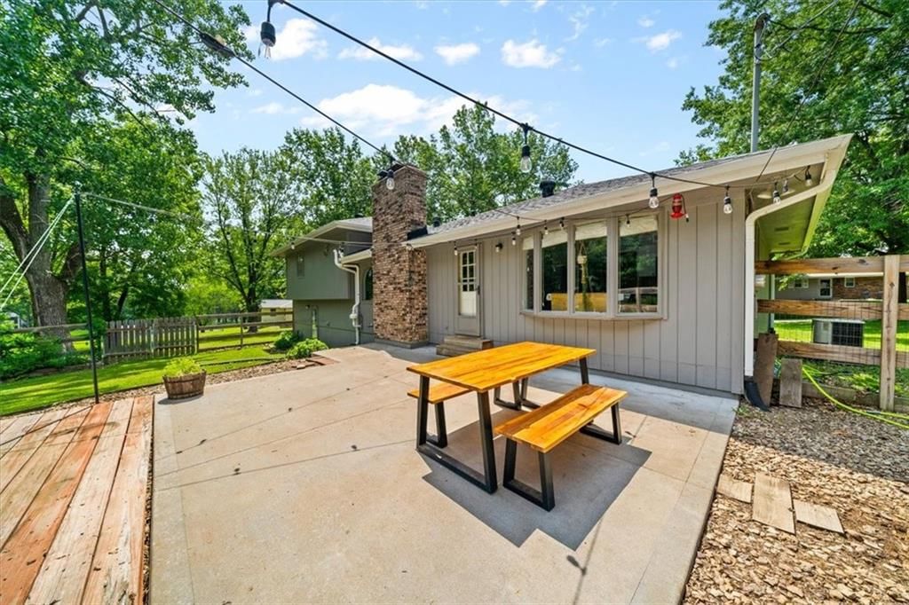 10304 Edgehill Drive — photo 35