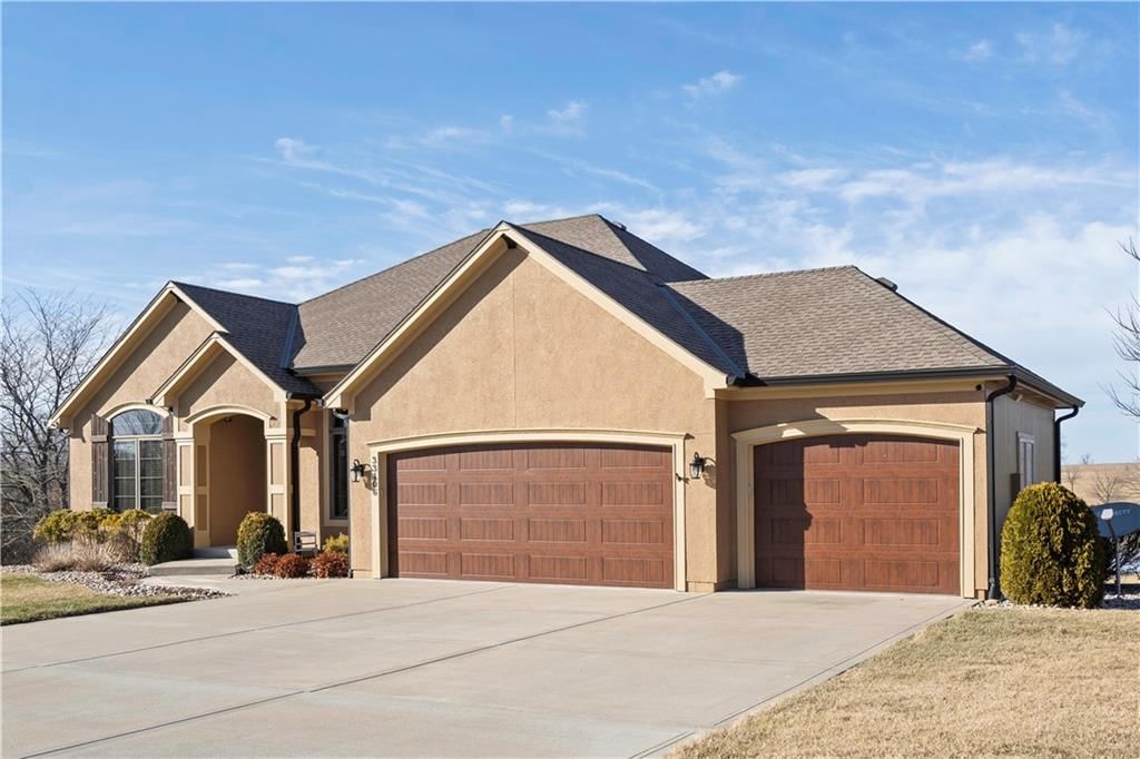 Photo 7 of 73 - 33106 E Stringtown Road