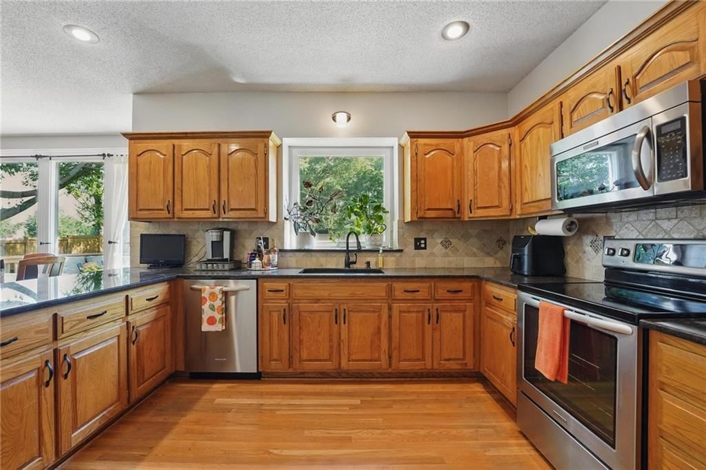 13906 Kaw Street — photo 14