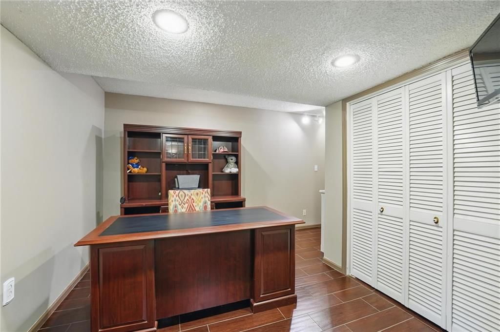 13906 Kaw Street — photo 33