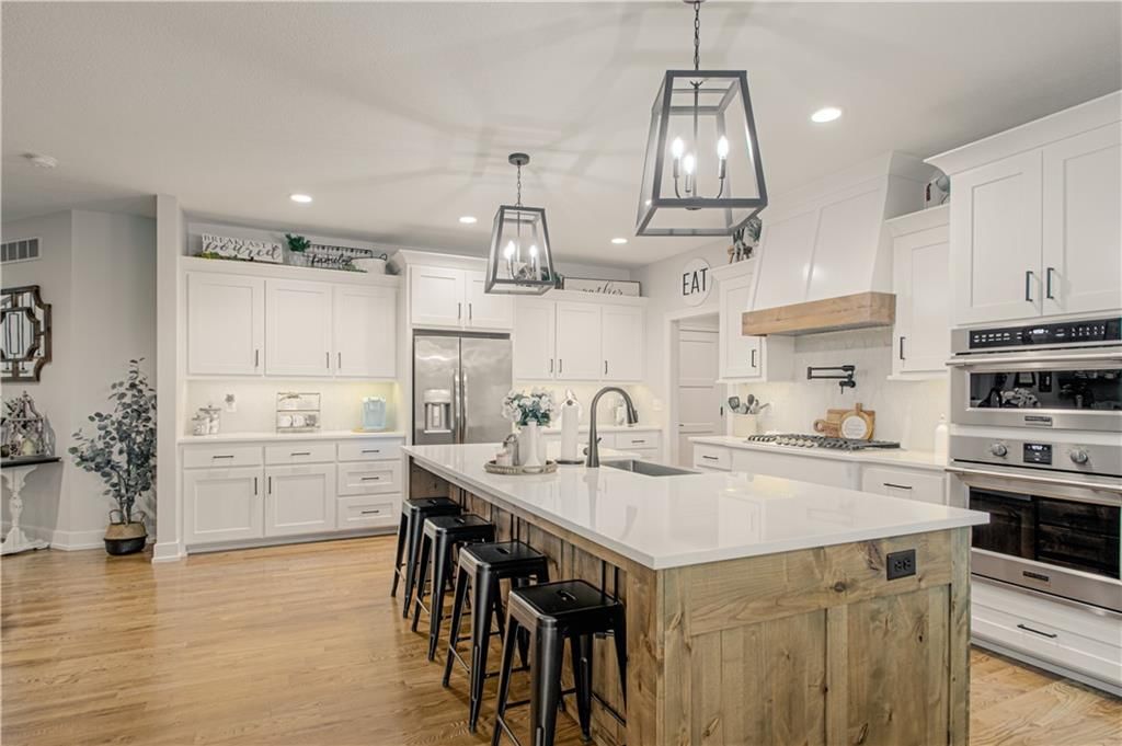 Photo 11 of 52 - 2241 Foxtail Drive
