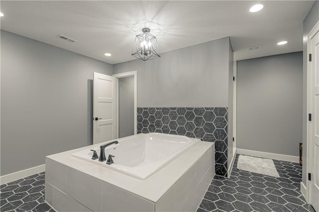 Photo 21 of 52 - 2241 Foxtail Drive