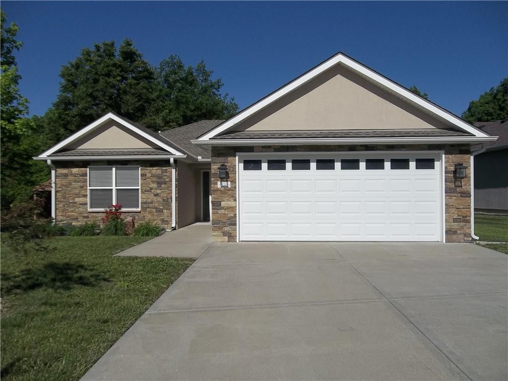805 CHRISTOPHER Drive — photo 2