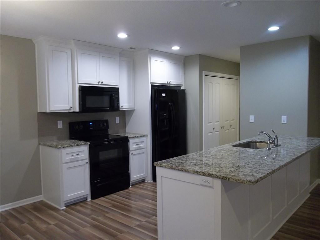 805 CHRISTOPHER Drive — photo 4