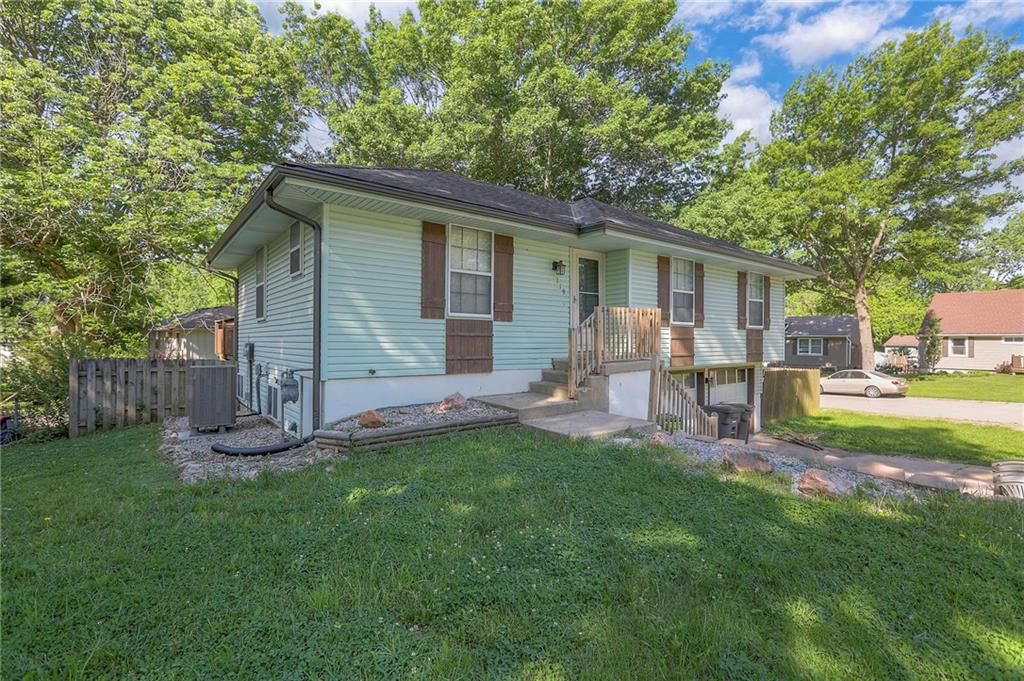119 W Brentwood Drive — photo 1