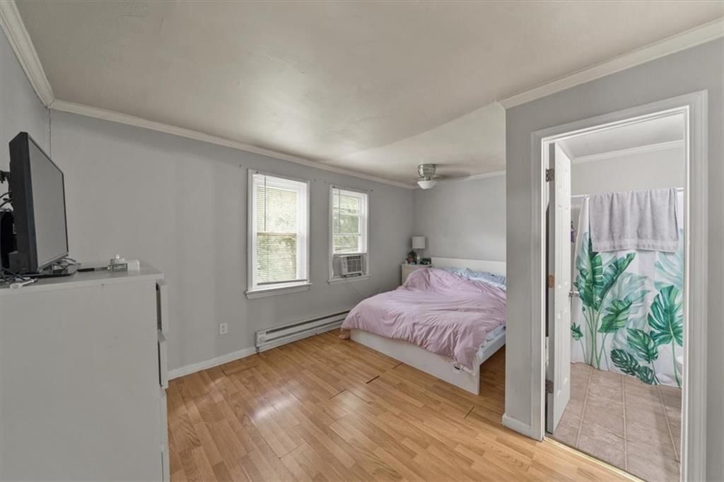 Photo 5 of 17 - 4416-4418 N Cypress Avenue