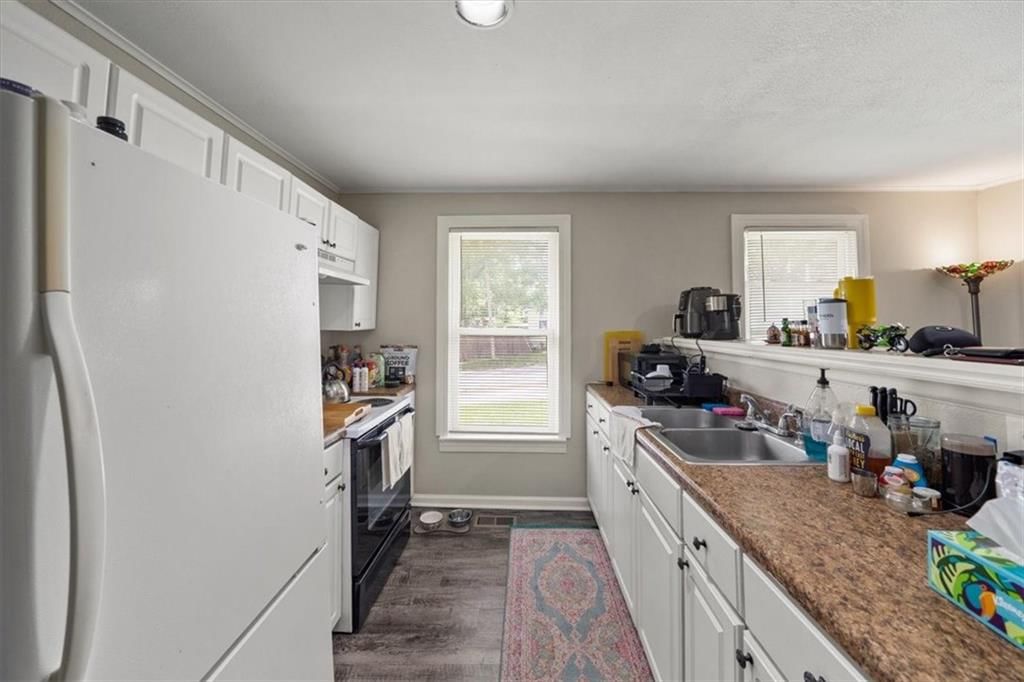 Photo 10 of 17 - 4416-4418 N Cypress Avenue