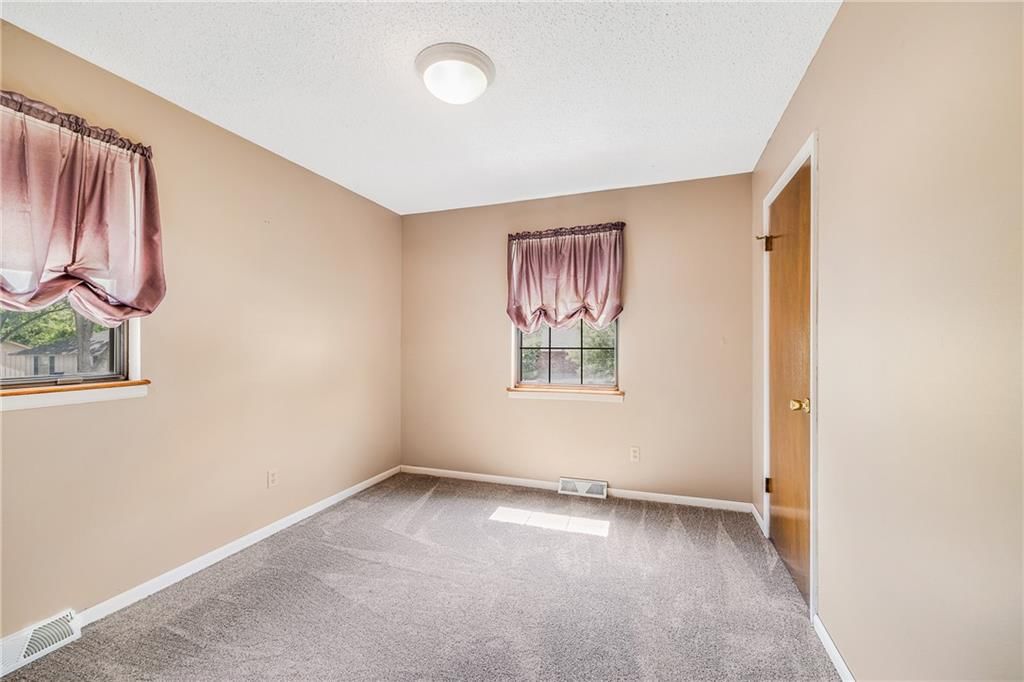 329 S Kendall Avenue — photo 10