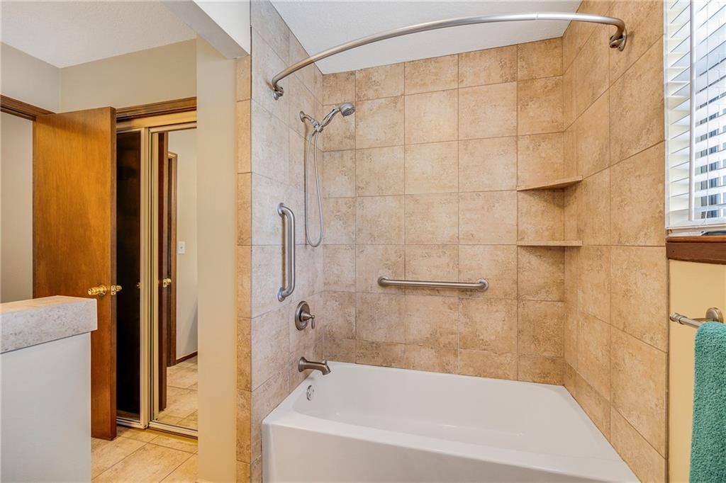 329 S Kendall Avenue — photo 15