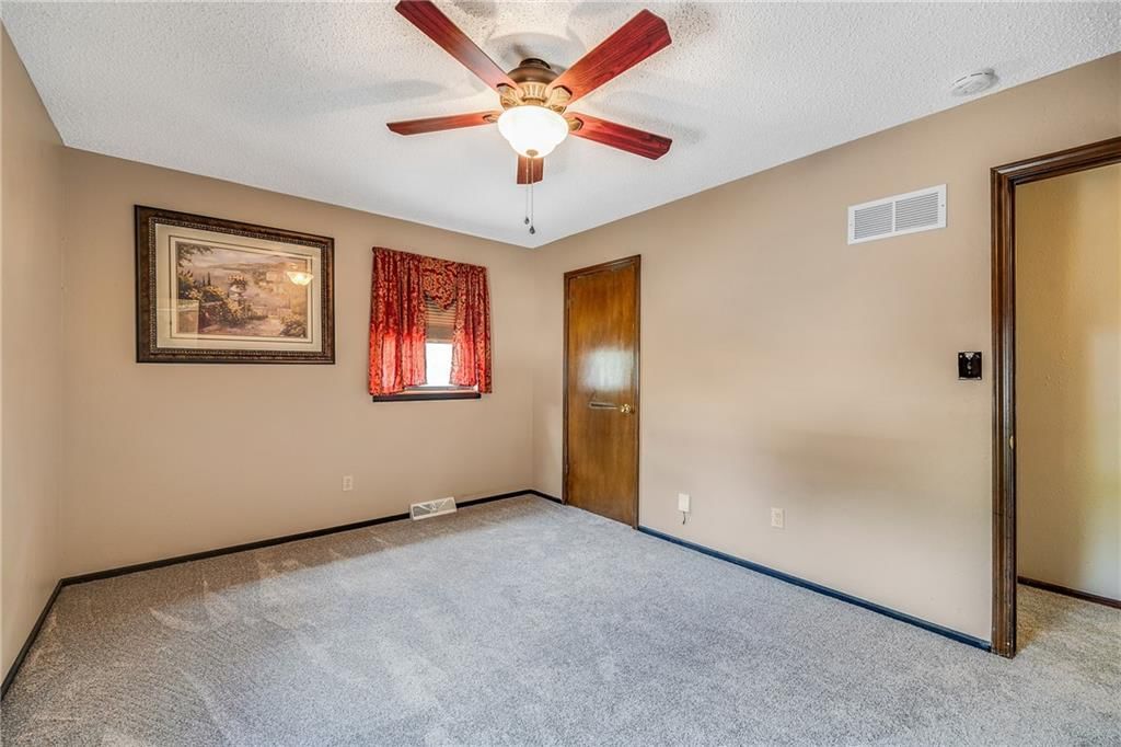 329 S Kendall Avenue — photo 16