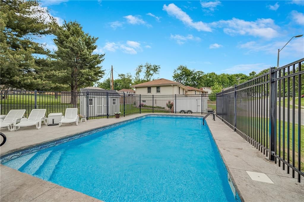 329 S Kendall Avenue — photo 23