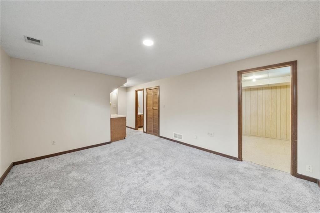 5414 Locust Avenue — photo 24
