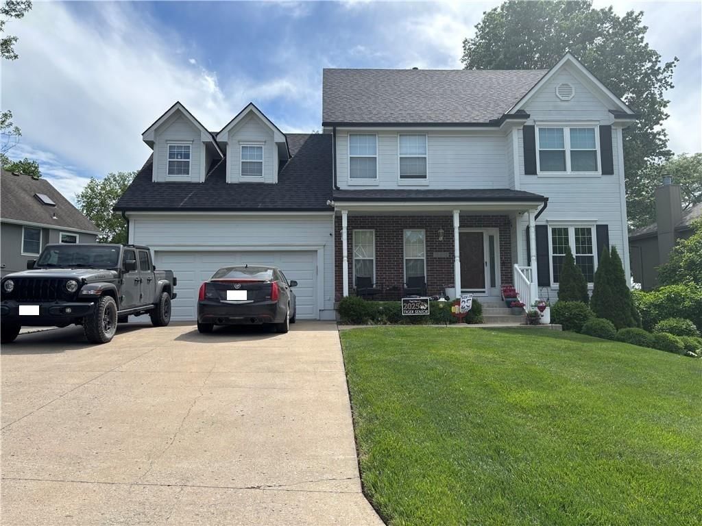 1532 SW Fredrick Drive — photo 1