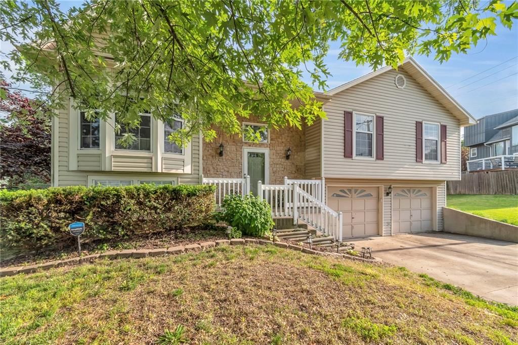 9225 W 47th Street — photo 2