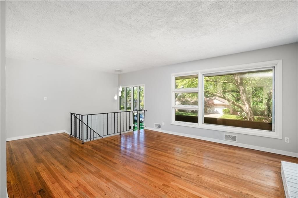 8803 Marty Lane — photo 11