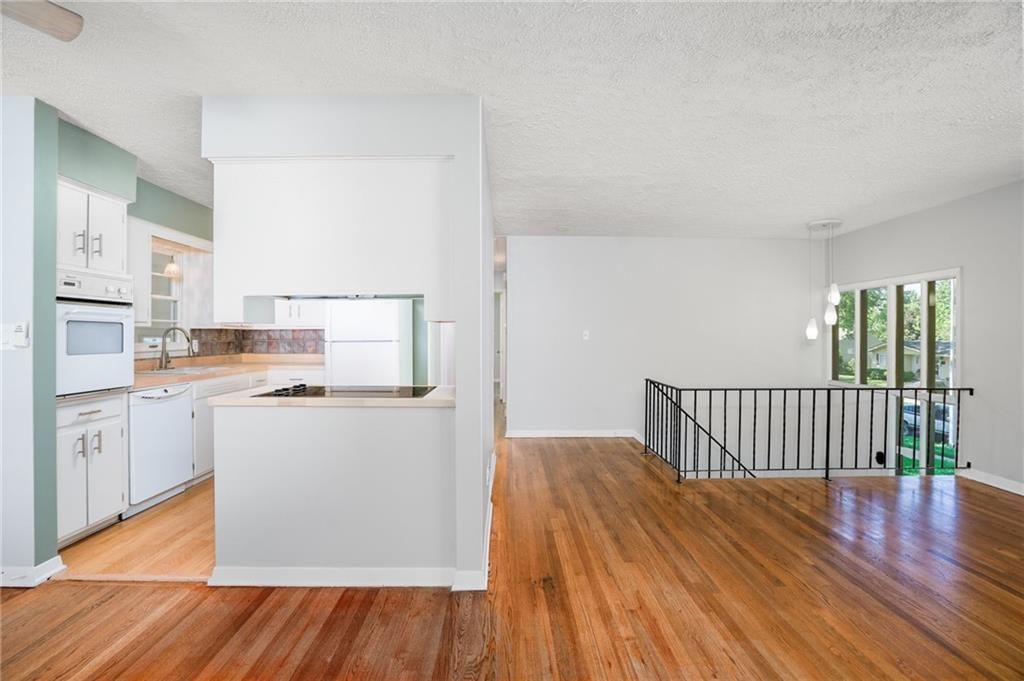 8803 Marty Lane — photo 12