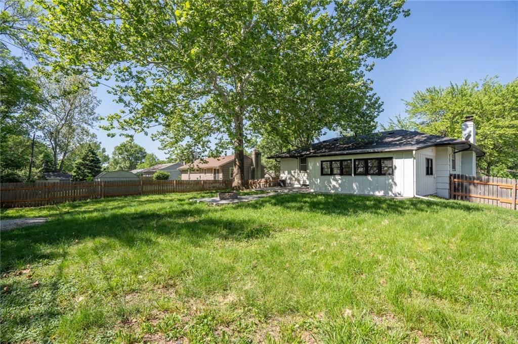 8803 Marty Lane — photo 35
