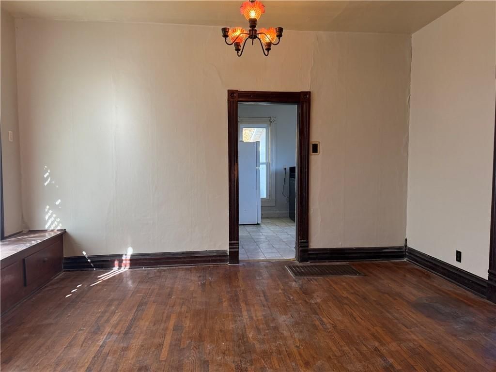 512 E 8th Street — photo 9