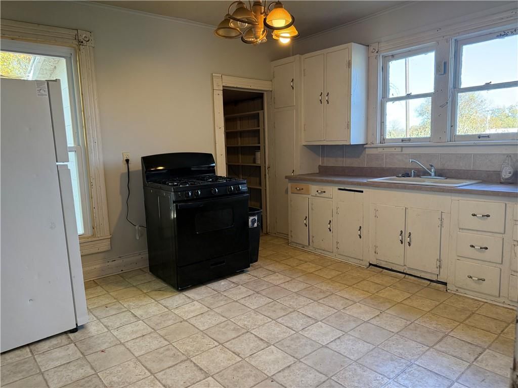 512 E 8th Street — photo 10