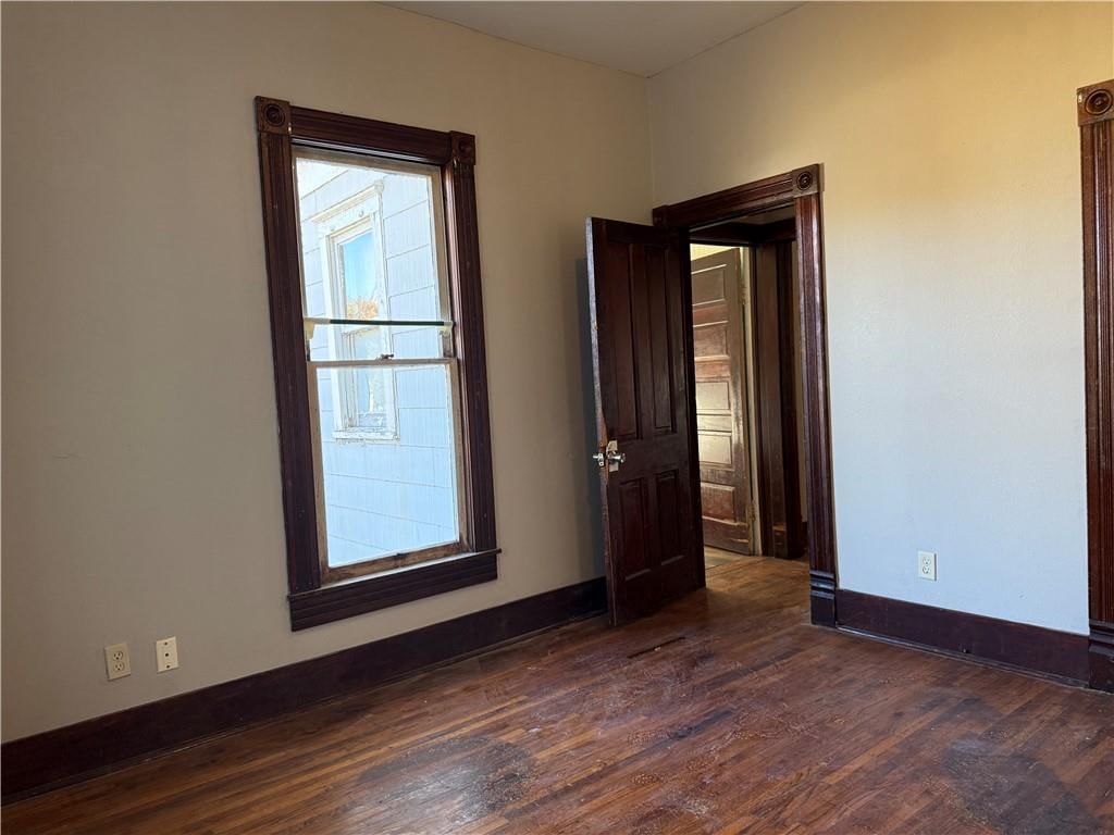 512 E 8th Street — photo 13