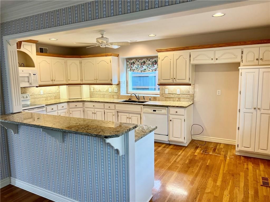613 NW Alexa Lane — photo 6