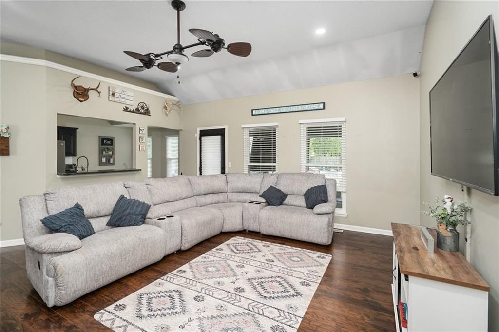 222 Prairie Lane — photo 3