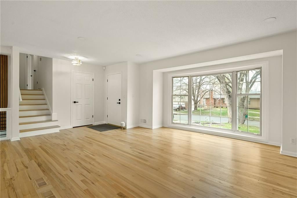 9408 Goddard Street — photo 8