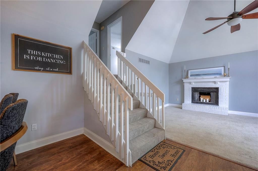 Photo 11 of 29 - 4729 Halsey Street