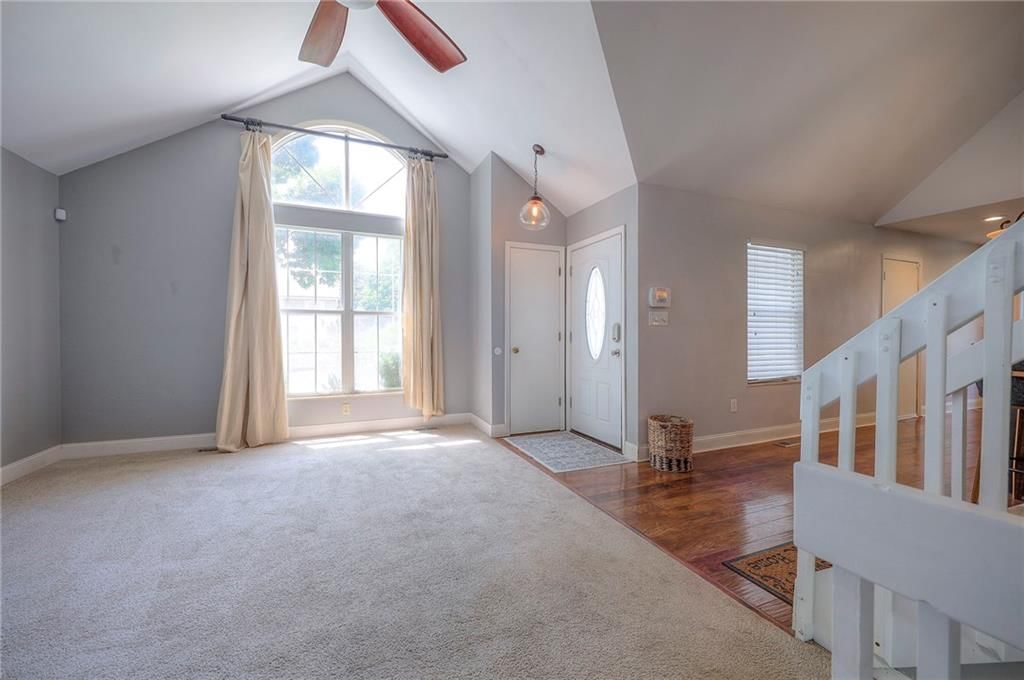 Photo 14 of 29 - 4729 Halsey Street